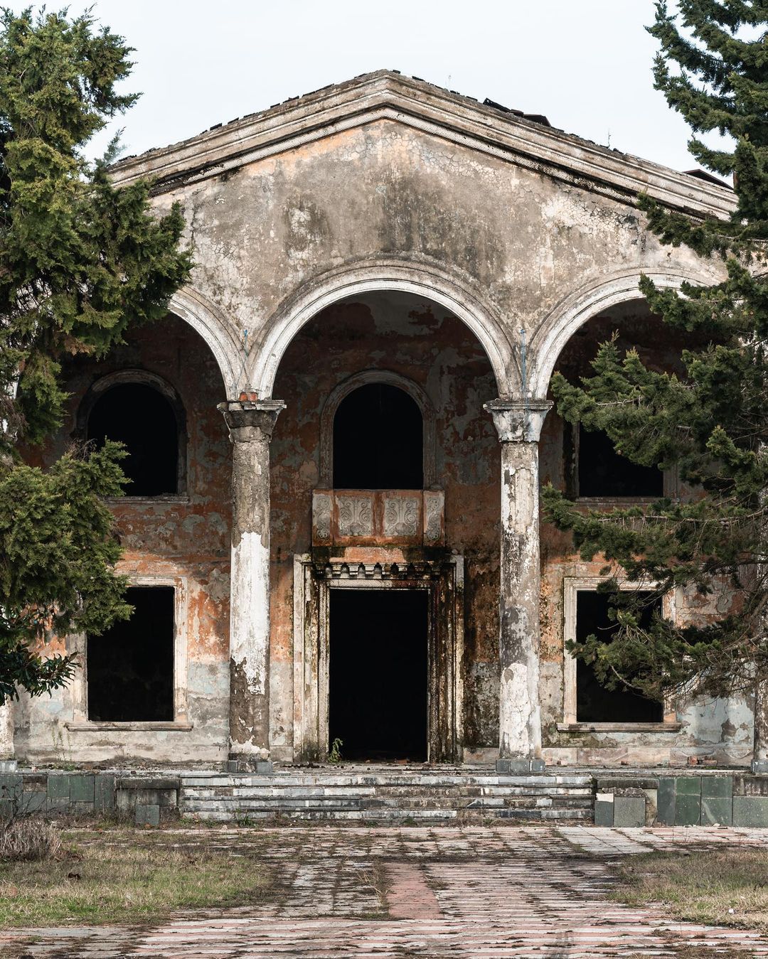 Атмосферные заброшенные места в разных уголках Европы 