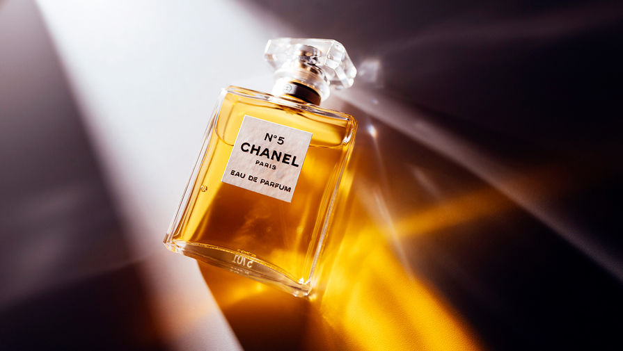 Необыкновенная история рождения парфюма Chanel №5