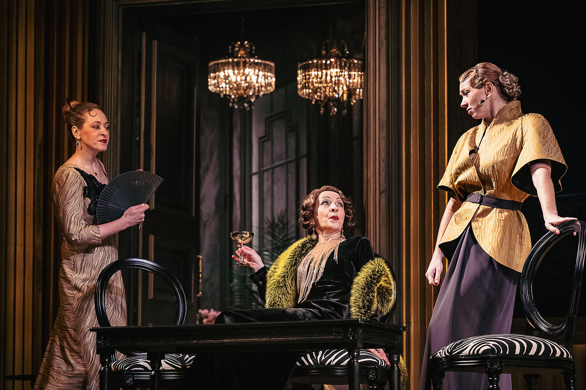 Сцена из спектакля «Игра интересов»