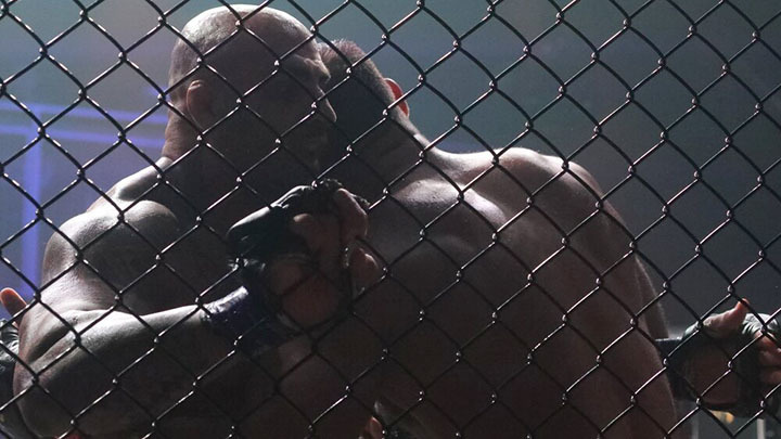 МИГРАНТЫ ВЫХОДЯТ НА ОХОТУ: БОЙЦОВСКИЕ КЛУБЫ ДЛЯ ПРИЕЗЖИХ ПОДНИМУТ БУНТ В РОССИИ