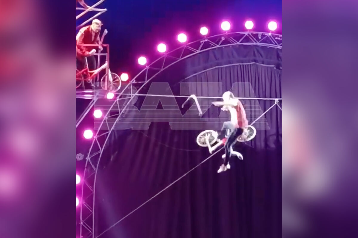 Артисты ростовского цирка плакали и кричали после падения коллеги с высоты