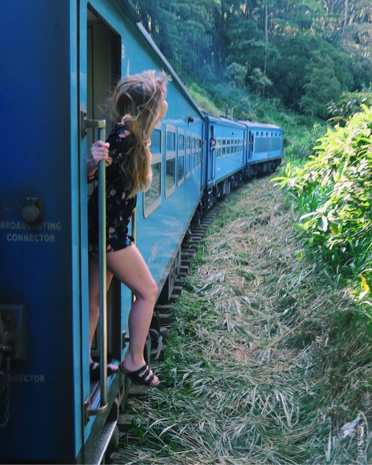 Пара с рискованной фотографии заявляет, что это оптический обман Пара с рискованной фотографии заявляет, что это оптический обман