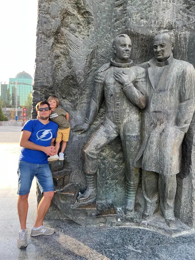 Как сейчас выглядит и чем занимается единственный внук Юрия Гагарина — и какую способность он перенял у знаменитого деда Как сейчас выглядит и чем занимается единственный внук Юрия Гагарина — и какую способность он перенял у знаменитого деда Юриймладший, Гагарина, космонавта, интервью, первого, месте, жизнь, знаменитого, профессию, всегда, Кондратчик, космосом, после, дедушки, стопам, любом, работает, управления, выбрал, Дальним