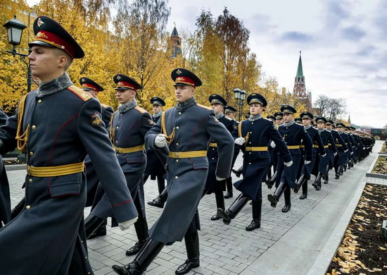 В Москве состоялся ритуал увольнения в запас более 400 военнослужащих Преображенского полка ЗВО