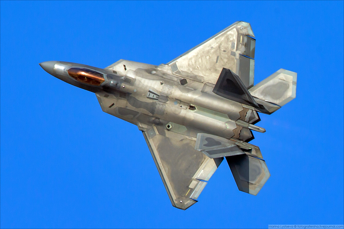 F22 vs F35 :  показ самолетов США  на аэрокосмическом слоне Dubai Airshow-2019 очень, авиашоу, самолёта, Пилотаж, наших, месте, камеры, Вихревые, жгуты, столб, форсажной, фотографиях, отлично, смотрятся, одиночный, видео, достаточно, скучным, покрутился, пилотаж