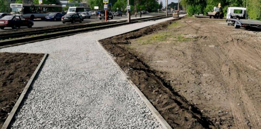 Новые тротуары и велодорожка появятся на Змеиногорском тракте в Барнауле