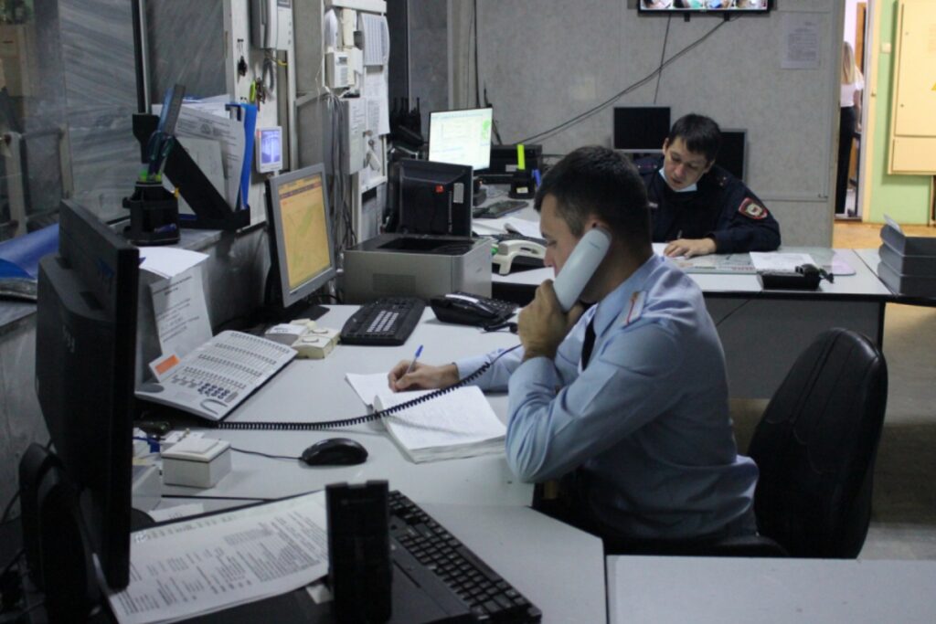 Новорожденную девочку выбросили в пакете из окна в Ленобласти