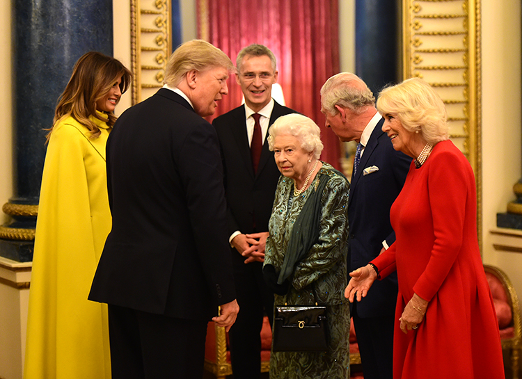 Елизавета II, Мелания Трамп и Кейт Миддлтон на приеме в Букингемском дворце Монархи