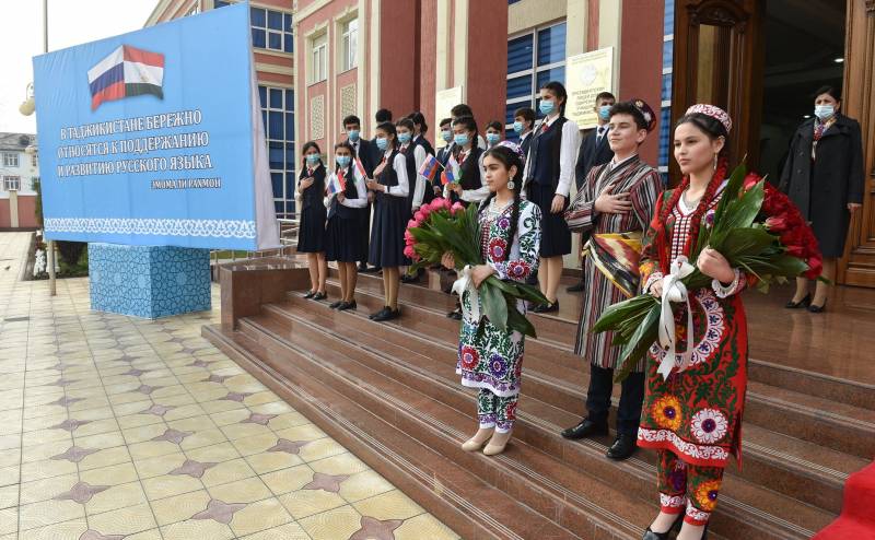 Некуда тратить деньги: 5,7 млрд для русских школ в Таджикистане геополитика,россия