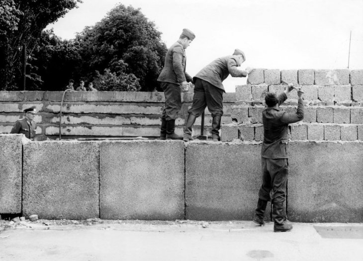 Строительство Берлинской стены 