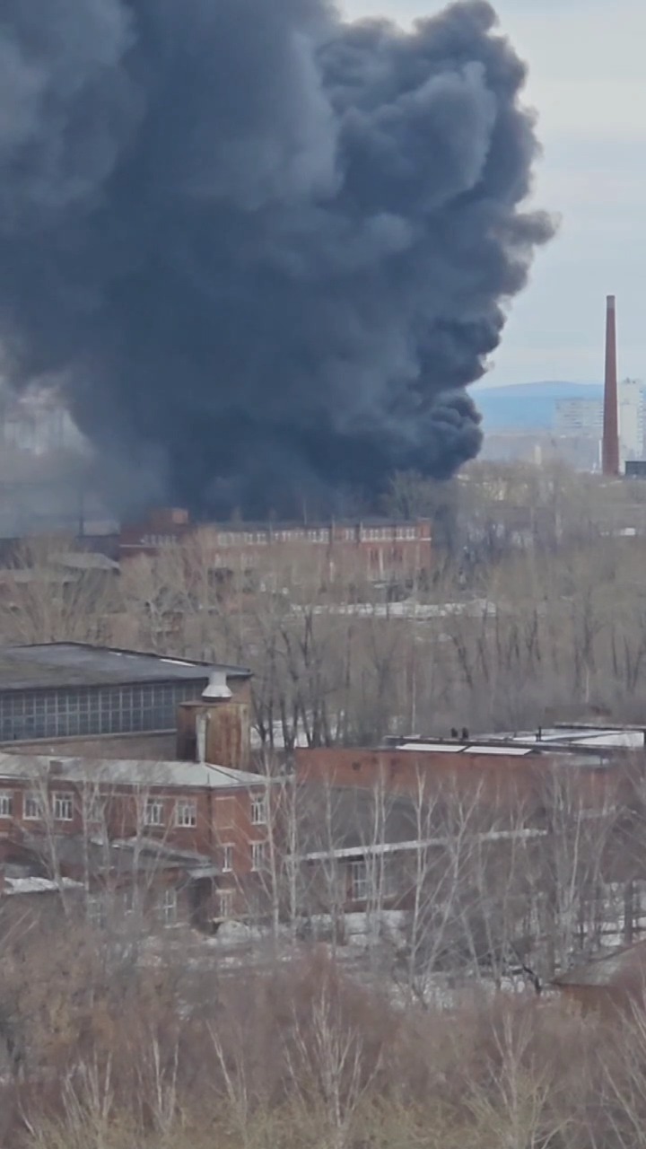 Мощнейший пожар в Екатеринбурге: 5 тысяч квадратных метров в огне, что известно о причинах