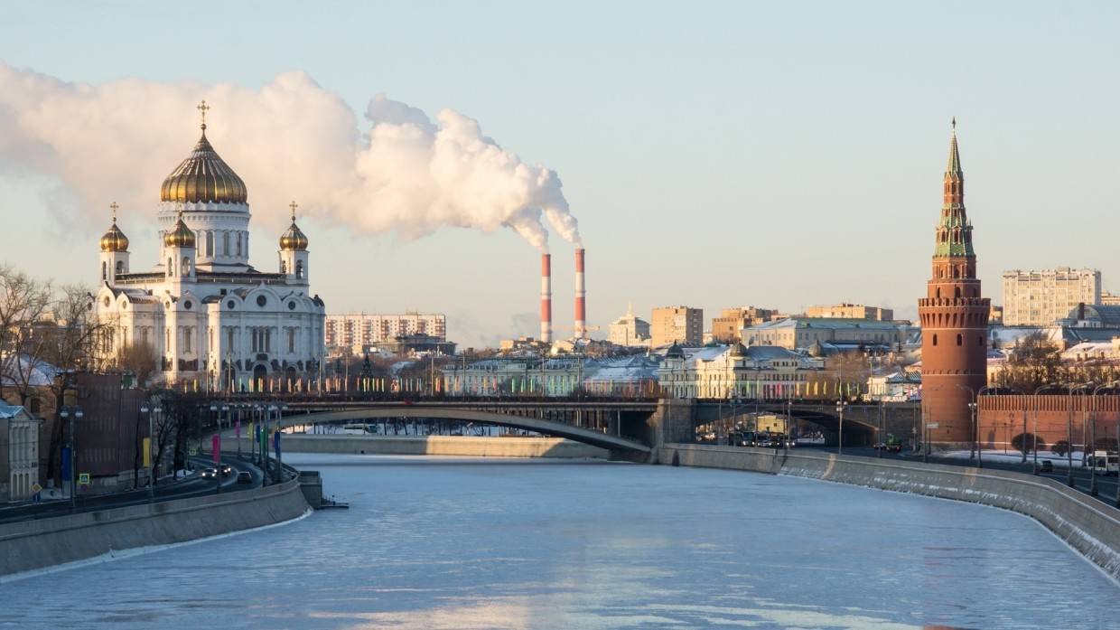 Движение по Рязанскому переулку в Москве перекрыли из-за коммунальной аварии