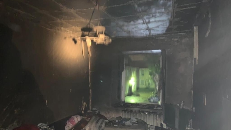 «Не раздумывал»: Под Калининградом прохожий спас из горящей квартиры двух детей