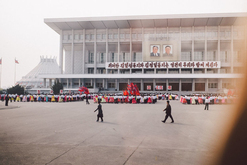 Праздник на площади глазами туриста, северная корея, фото