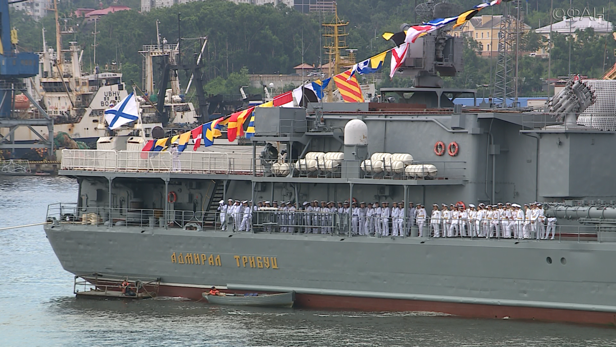 Парад на 325-летие Военно-морского флота во Владивостоке: репортаж ФАН Парад на 325-летие Военно-морского флота во Владивостоке: репортаж ФАН Общество