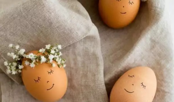 Пасхальные яйца: Искусство из материалов в домашних условиях