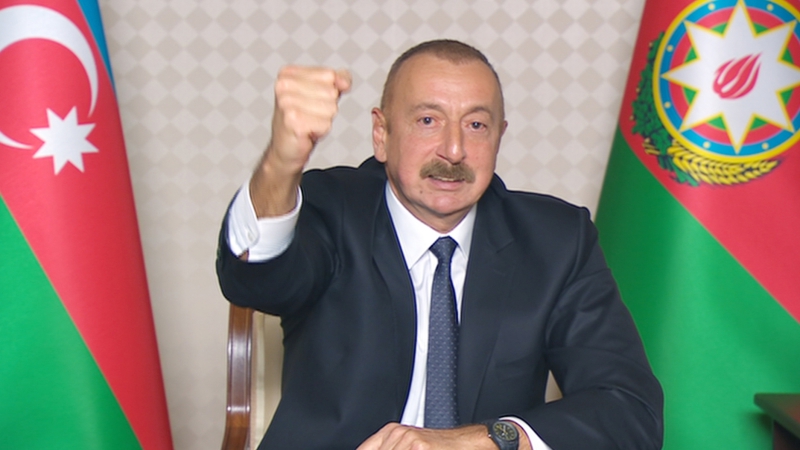 Россия готова сохранять мир между Арменией и Азербайджаном добрым словом и пистолетом