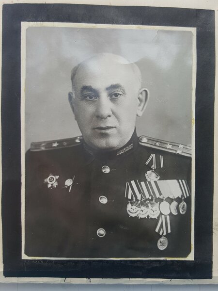 Главный хирург ПриВО полковник медицинской службы Блюмин Иосиф Шахнович. 1958 год, г. Куйбышев.