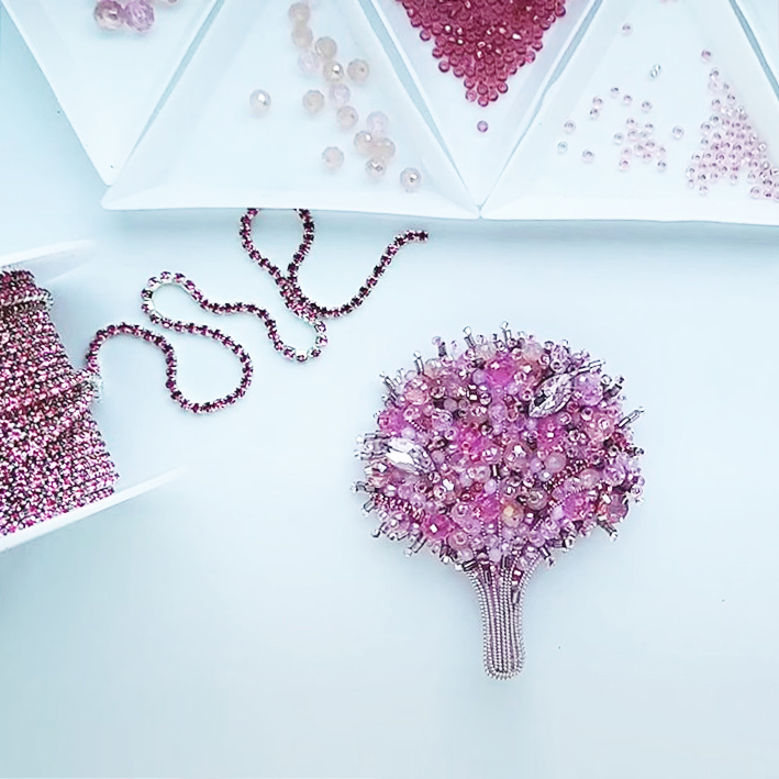 Как сделать красивую брошь в виде цветущей сакуры