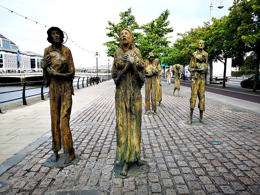 «Эмигранты. Голод» Самый страшный и реалистичный памятник в Дублине. авиатур