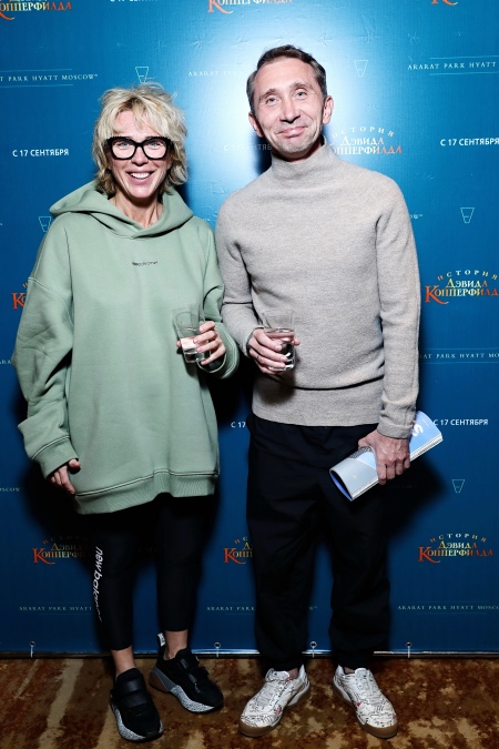 Влад Соколовский с девушкой Ангелиной, Ирина Апексимова с дочерью Дарьей Авратинской и другие на премьере в Москве Кино,Кино