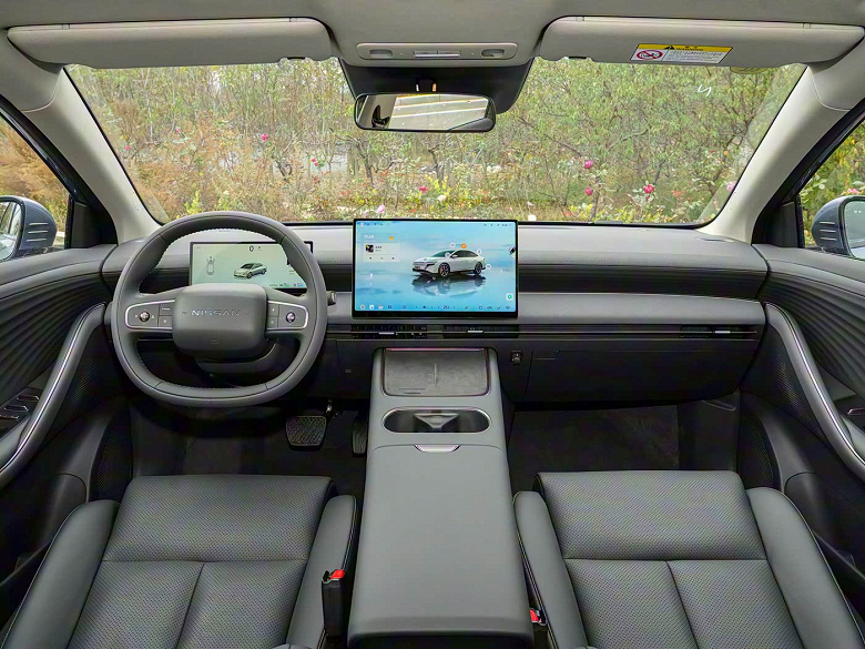 Просторный гибрид Nissan с расходом 2,9 л/100 км — всего 92 тыс. юаней (1 млн рублей). Представлен Nissan N6