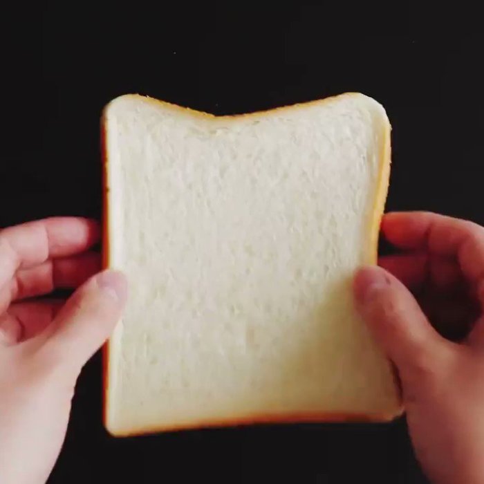 Черствый хлеб может стать ластиком. /Фото: i.ytimg.com