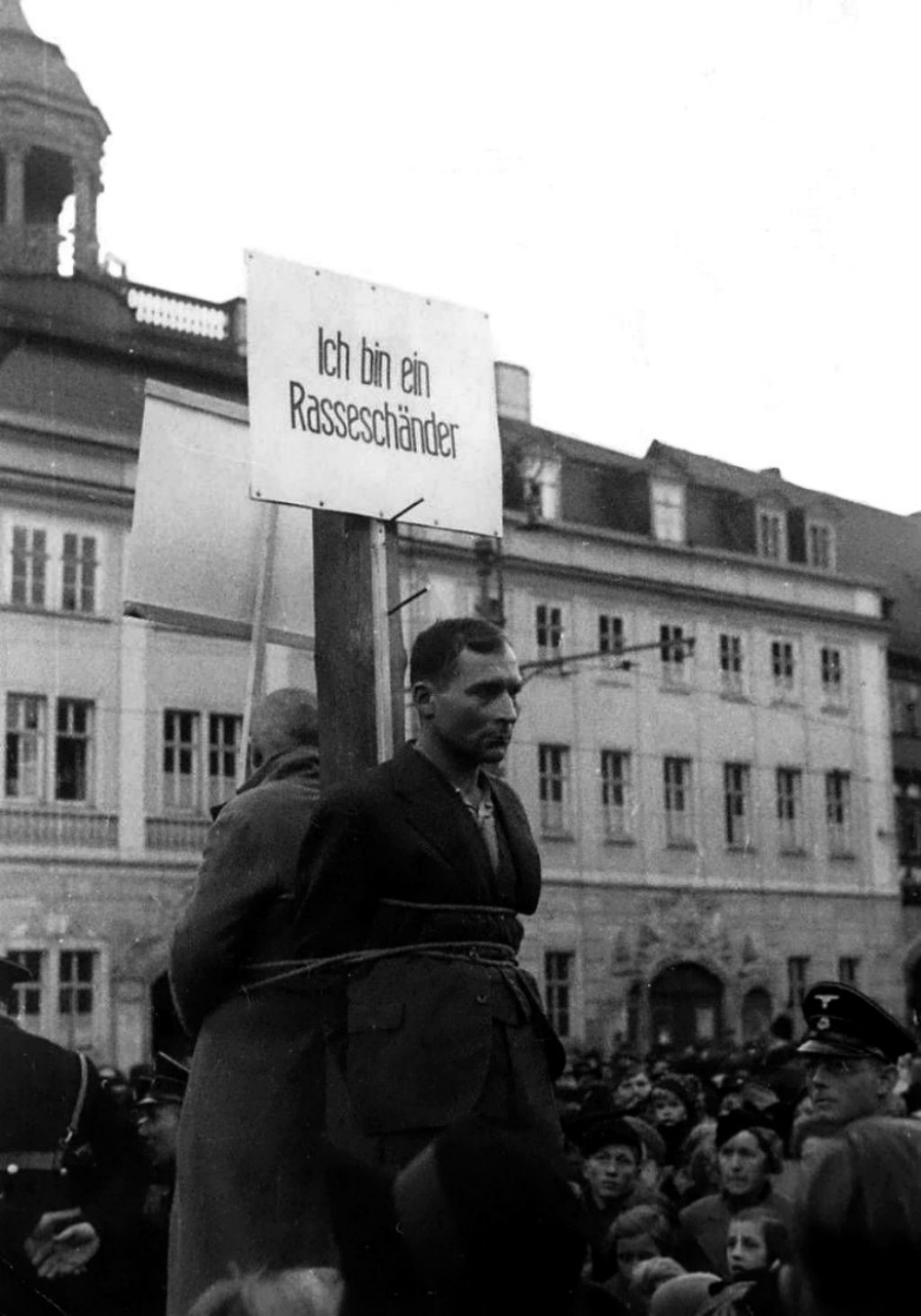 Привязывание к столбам ̶ це европейство. Прямиком из Германии и Австрии Привязывание к столбам ̶ це европейство. Прямиком из Германии и Австрии геополитика,история