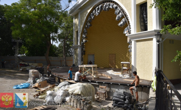 Губернатор Севастополя поручил снести зрительный амфитеатр «Ракушки»