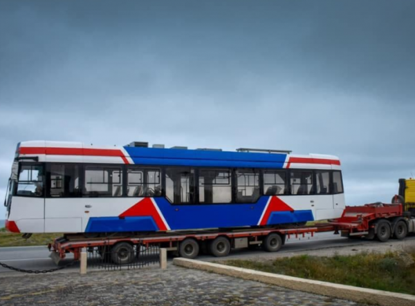 В Евпаторию привезли новые трамваи