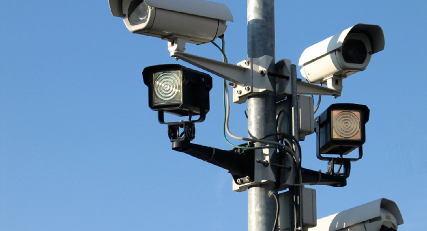 Камера контроля перекрёстка в навигаторе: что она фиксирует