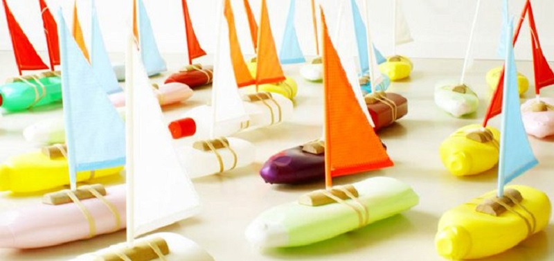 Кто- то пластиковую тару просто выбрасывает, а кто-то делает такие полезные вещи для дома 