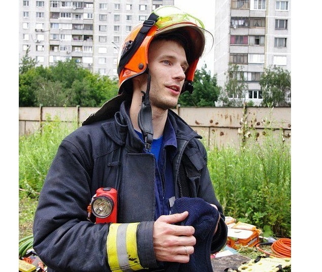  Пожарный Пётр Станкевич пожертвовал жизнью, чтобы вывести из огня шестерых людей Пётр Станкевич, подвиг, пожарный