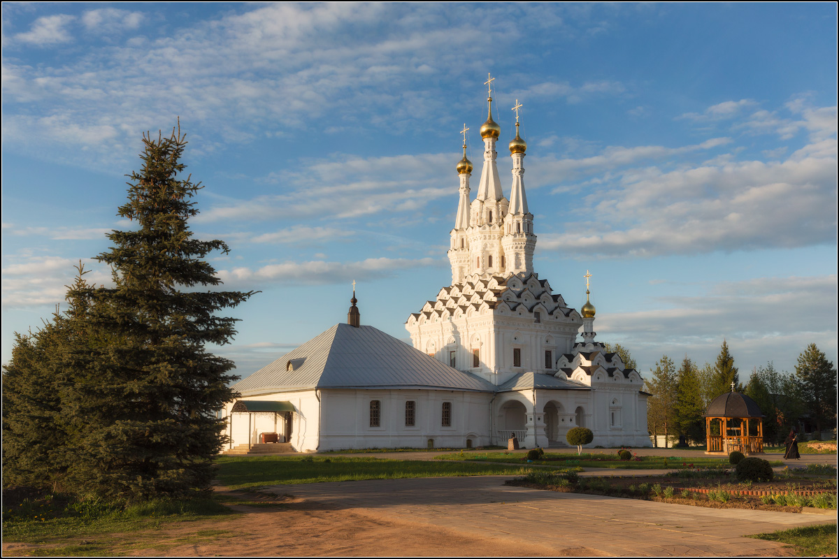 Трехшатровая Церковь Одигитрии в Вязьме