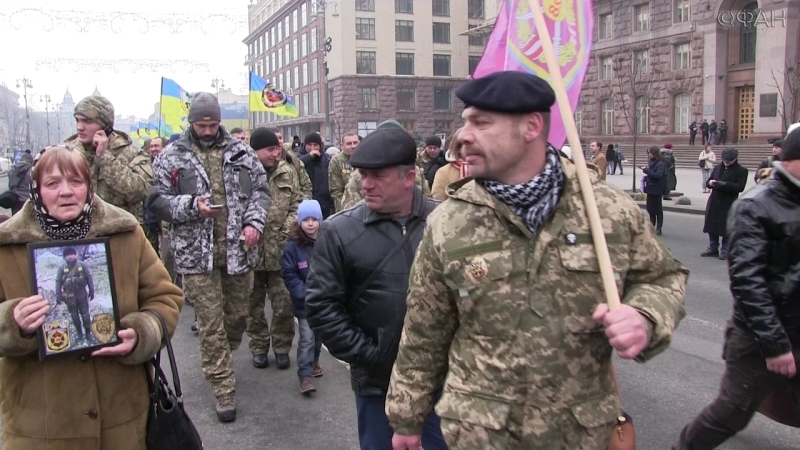 Шествие героев «Дебальцевского унижения» в Киеве насмешило журналистов