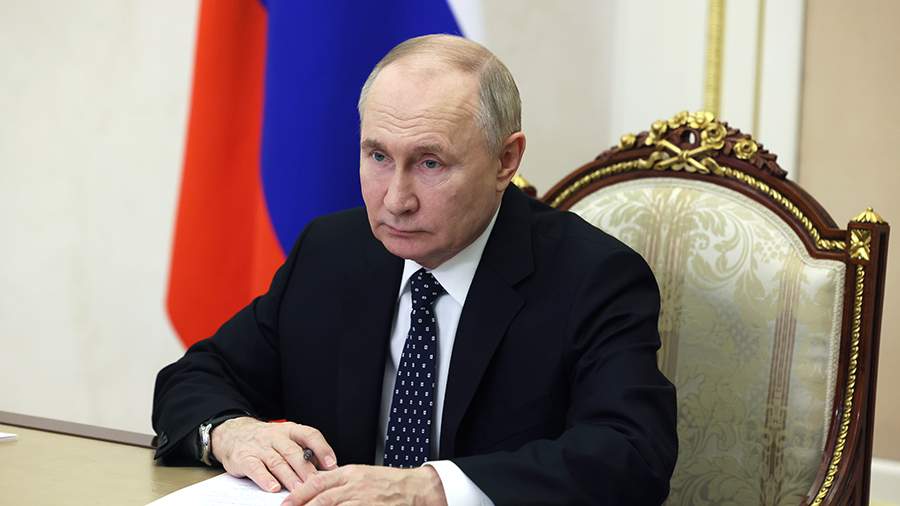 Путин проводит совещание по ситуации с паводками. Трансляция
