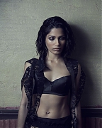 Фрида Пинто (Freida Pinto) в фотосессии Alisha Goldstein для Yahoo! Style (2015)