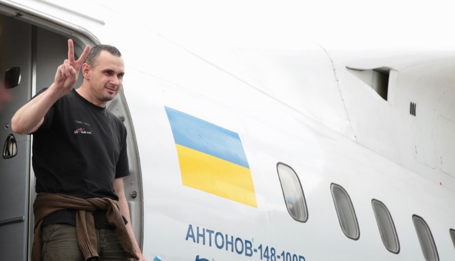 «Символ» Украины Сенцов готов покинуть страну