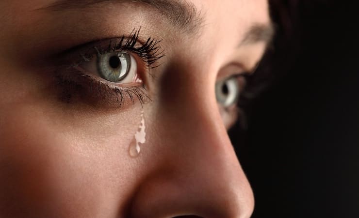 Почему и как человек плачет