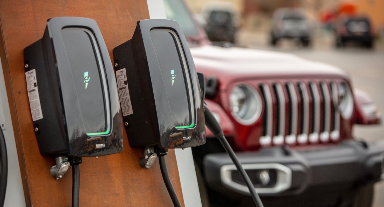 Jeep представит зарядные станции для зарядки электрокаров и путешествий Автомобили