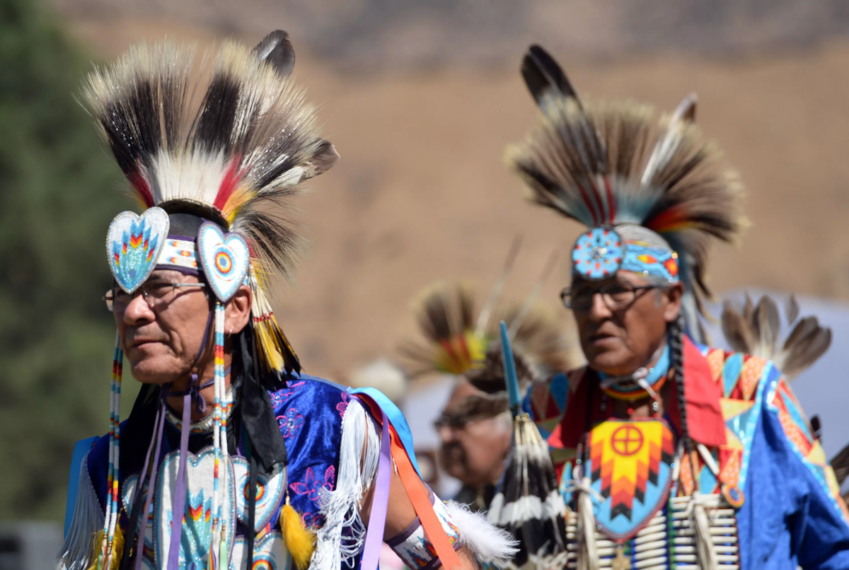 Апачи индейцы. Индейцы племени Апачи. Современные индейцы Апачи. Вождь племени Апачи. Индейцы в современной америке