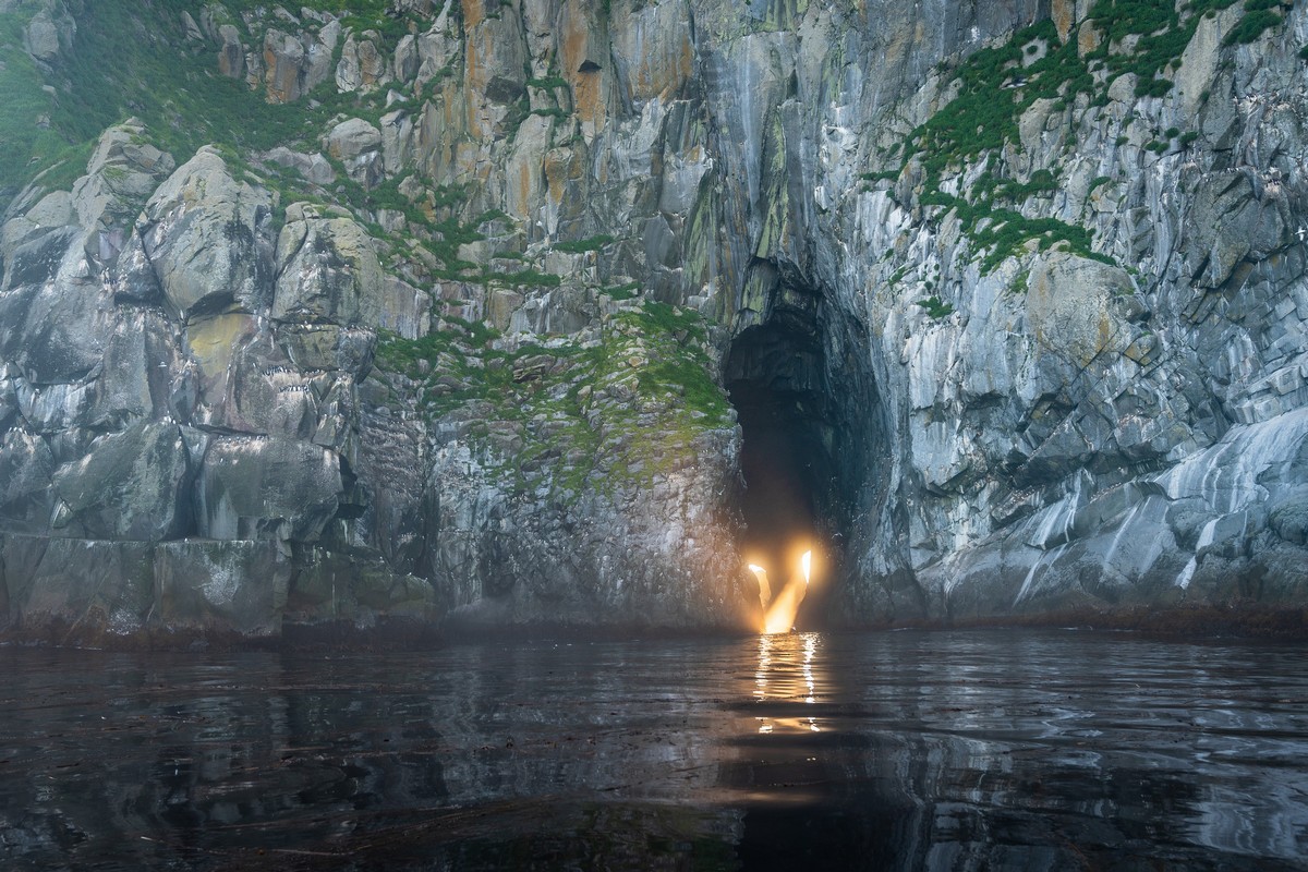 Пещеры на островах