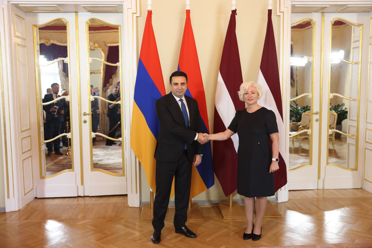 Армения доложила Латвии о выводе русских войск из республики