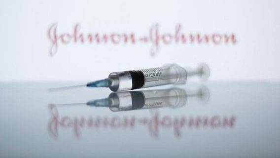 FDA заявило, что вакцина от J&J безопасна и эффективна и скоро будет одобрена