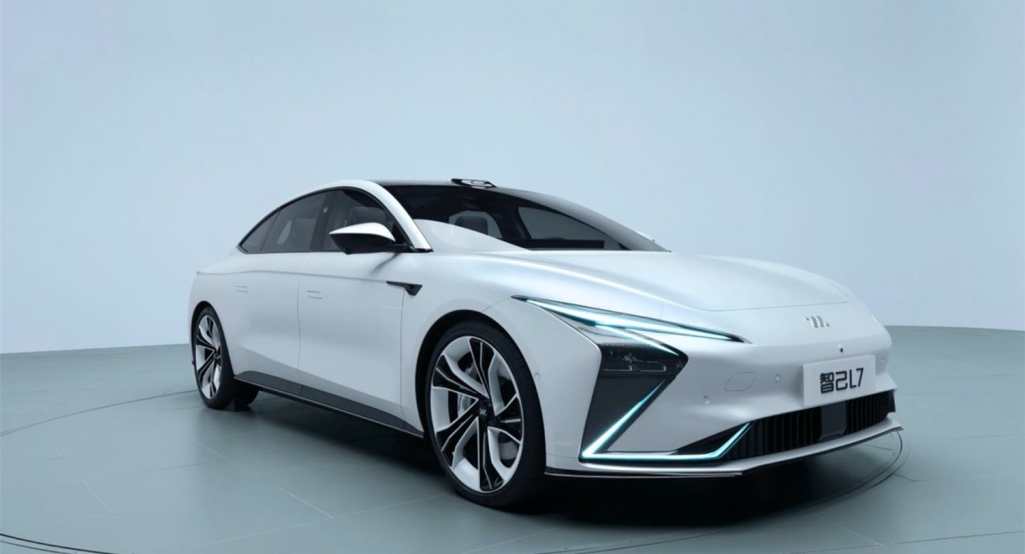 Zhiji L7 — электрокар из Китая с запасом хода 1000 км