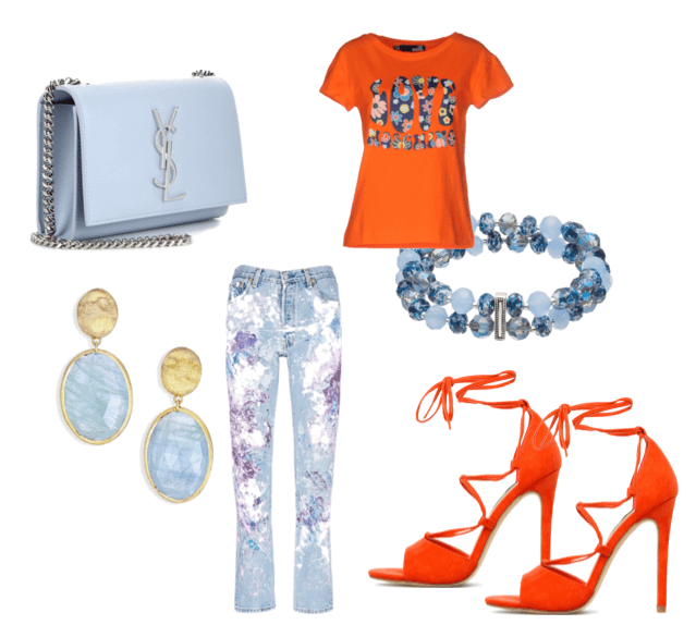 Джинсы с росписью, оранжевая футболка, босоножки на каблуках, сумочка-клатч голубого цвета, серьги, браслет