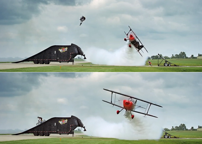 Прыжок на мотоцикле над летящим самолетом стал гвоздем авиа-шоу Cameron Airshow 2014