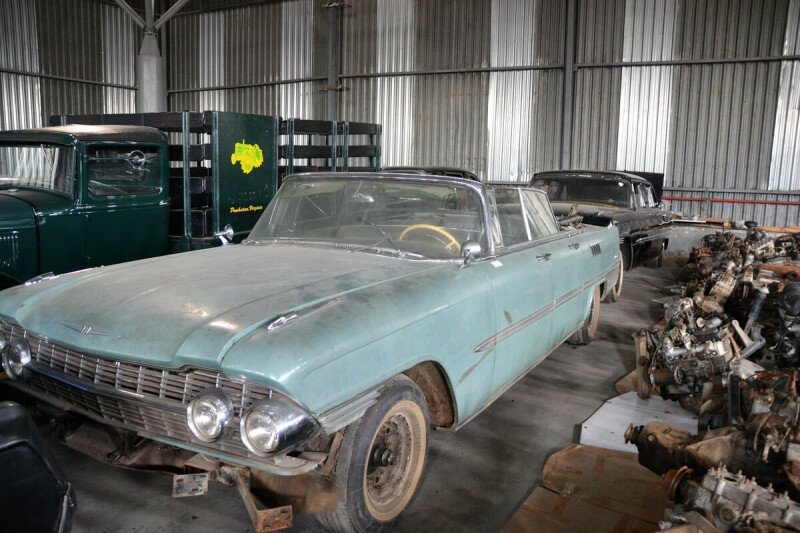 В Москве обнаружили склад с уникальными советскими автомобилями. Тут их больше 50! В Москве обнаружили склад с уникальными советскими автомобилями. Тут их больше 50!