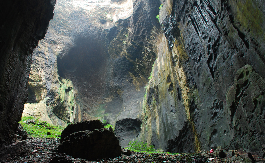 Одна из самых отвратных пещер мира