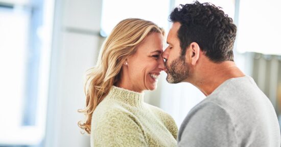 Когда харизма — это минус: 5 признаков, выдающих мужчину-нарцисса уже на первом свидании